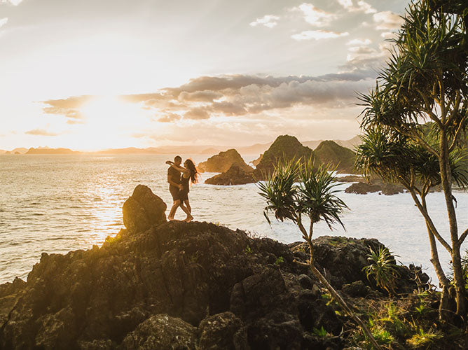 Expecting couple vacationing in Hawaii for their babymoon.