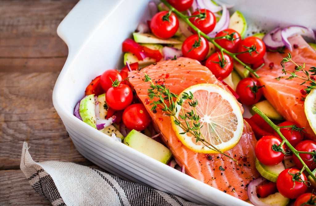 Salmon and tomatoes meal