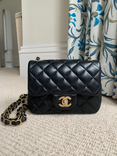 Chanel Maxi Vintage Black Lambskin With 24k Gold Hardware And Oversized CC turn-lock