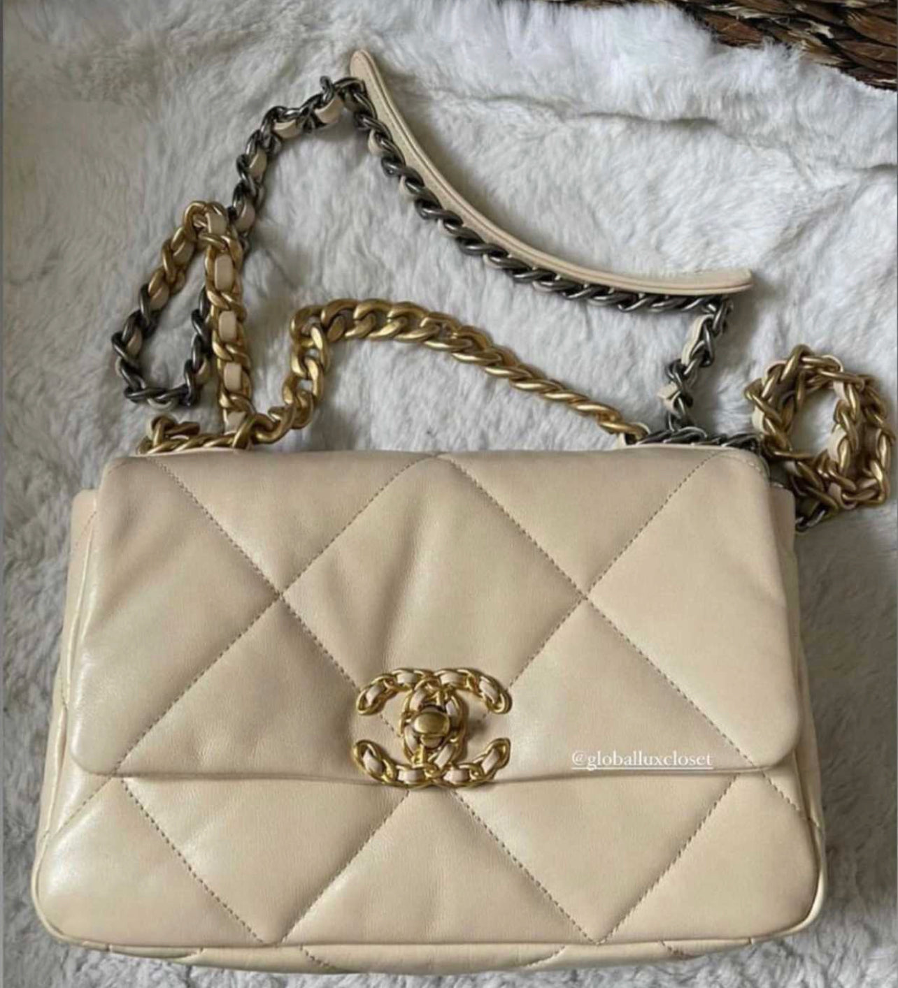 Chanel 19 size small 20A Light Beige Goatskin Flap bag – Globalluxcloset