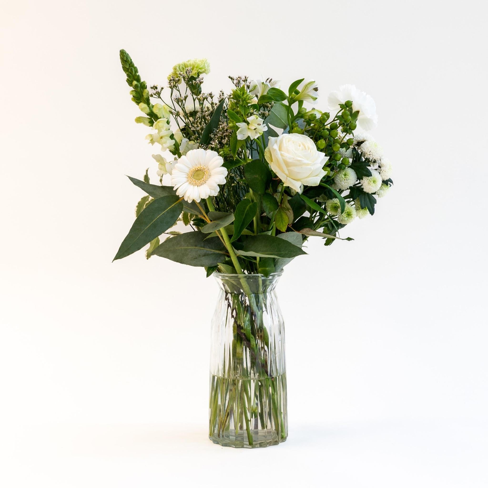 Everspring Bouquet crisp | flowers in mixed white & green colors | 50cm length bouquet crisp | flowers in mixed white & green colors | 50cm length