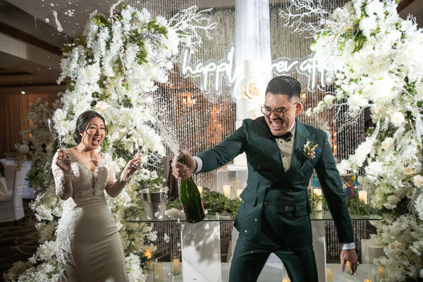 David Loi Weddings - Champagne Spray