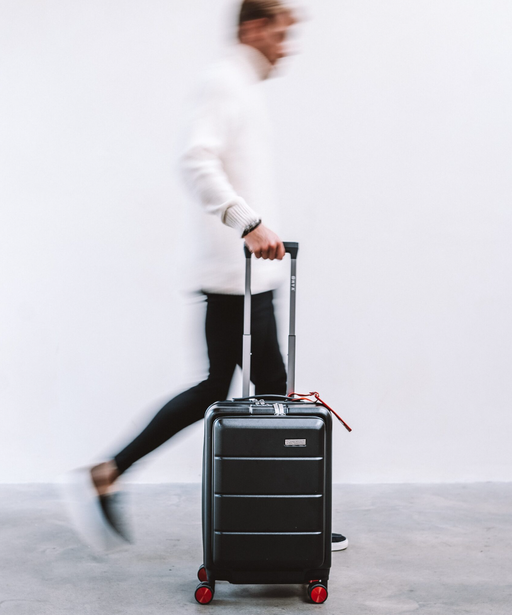Illusie lichtgewicht Scheermes Handbagage Koffer 35L - Laptopvak - Zwart | ONYX Journey – Onyx