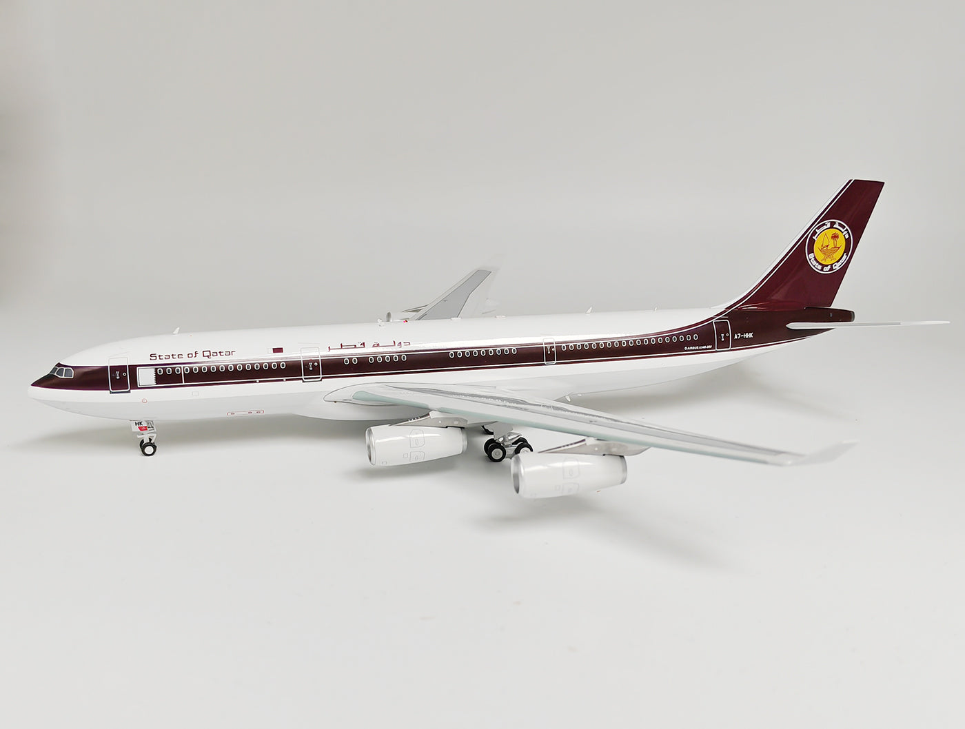 InFlight200 IF342QT0323 Qatar Airways Airbus A340-211 A7-HHK
