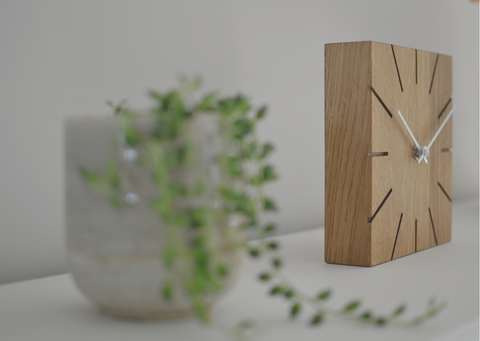 nachhaltige Holzuhr