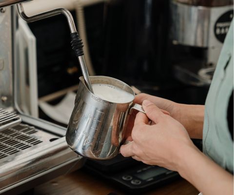 Mousseur à lait en mousse  Pichet à vapeur en mousse Latte