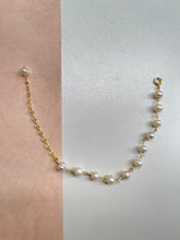 Cargar imagen en el visor de la galería, Freshwater Pearl Bracelet 18K Gold Plated 6-7mm
