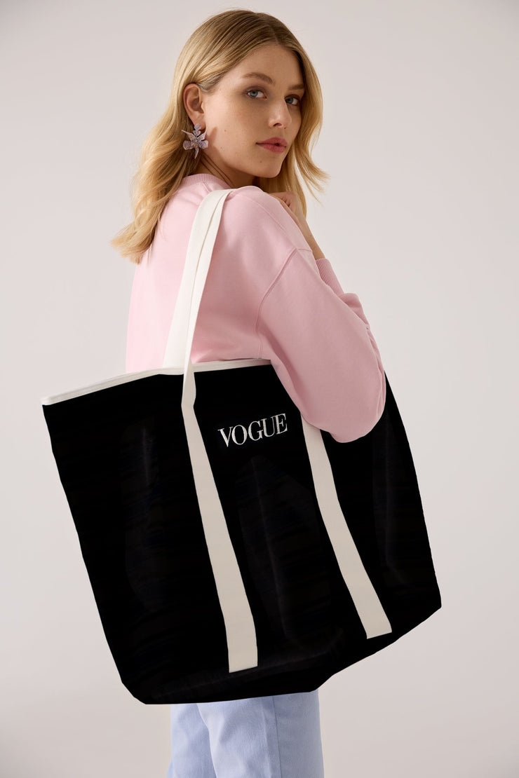 VOGUE negro con logo bordado Vogue Collection Spain