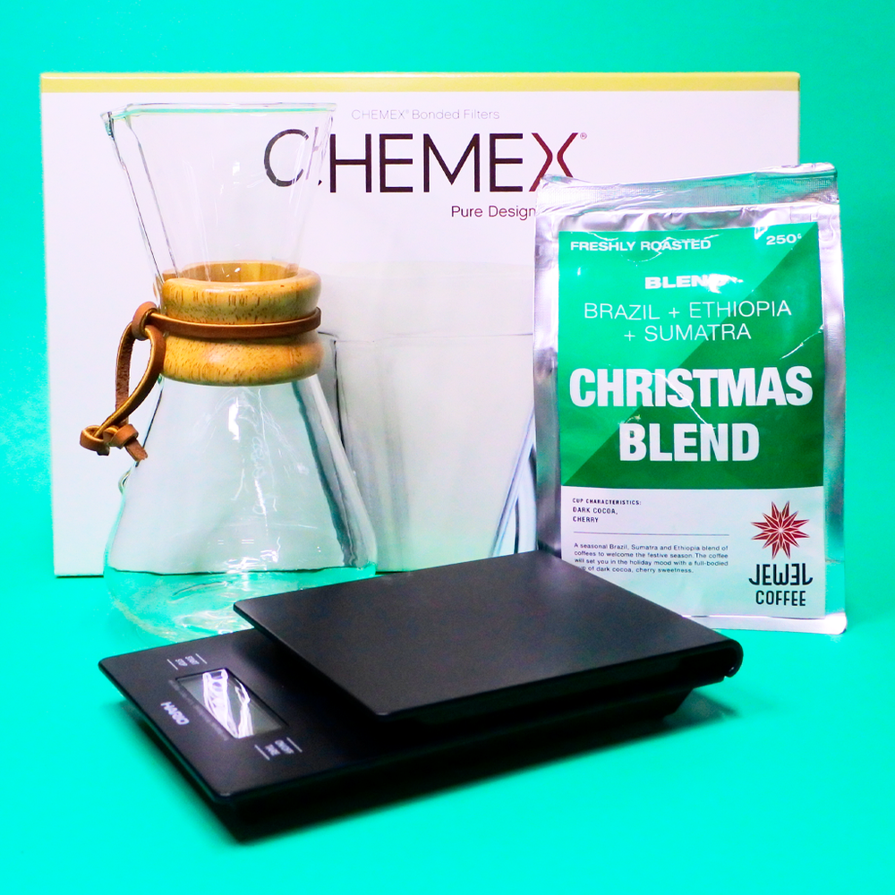 https://cdn.shopify.com/s/files/1/0556/3079/0844/products/Christmas-Chemex-3-Cup-Kit-_Advanced_1000x1000.png?v=1668573027