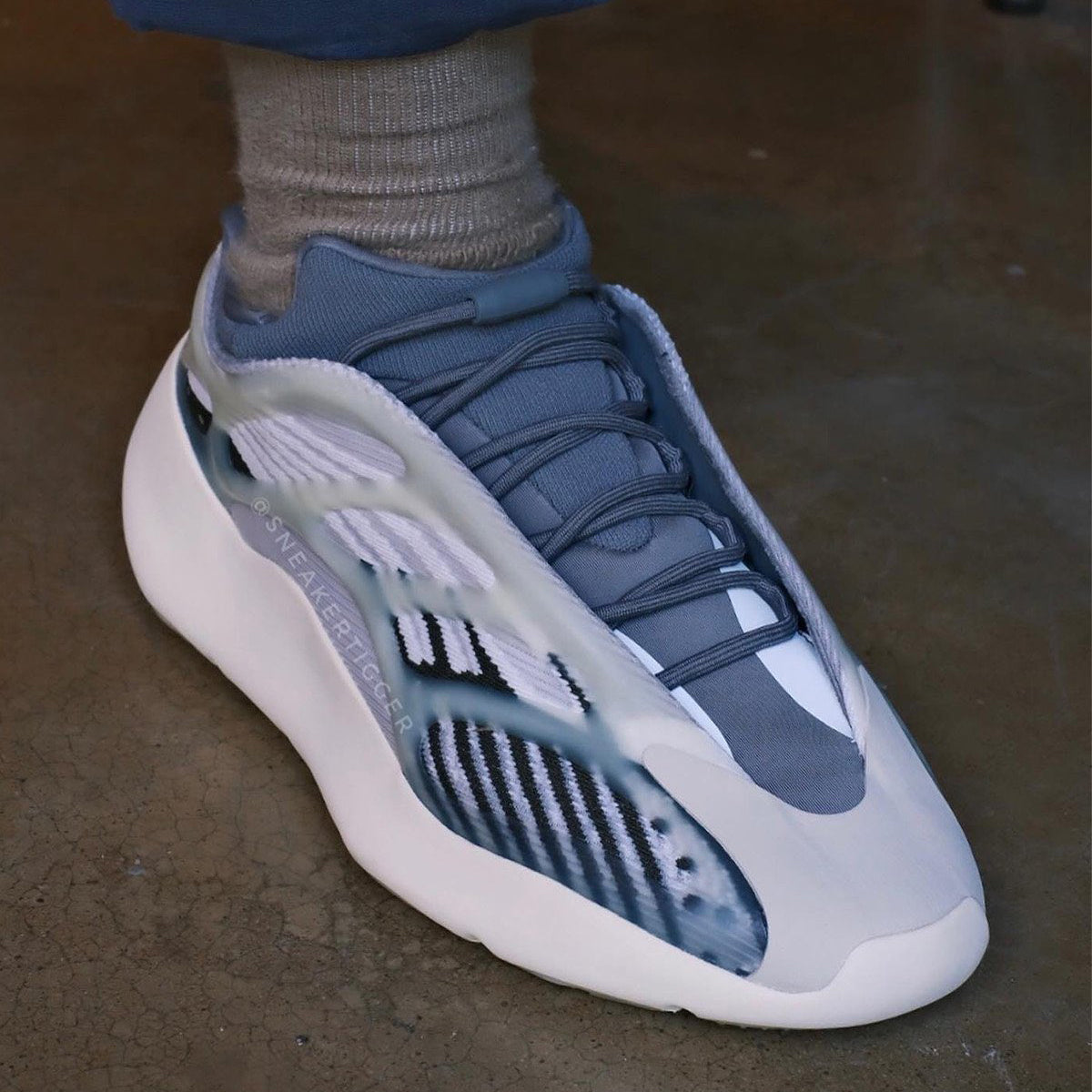 adidas Yeezy 700 V3 Fade Salt Snrakers Shoes