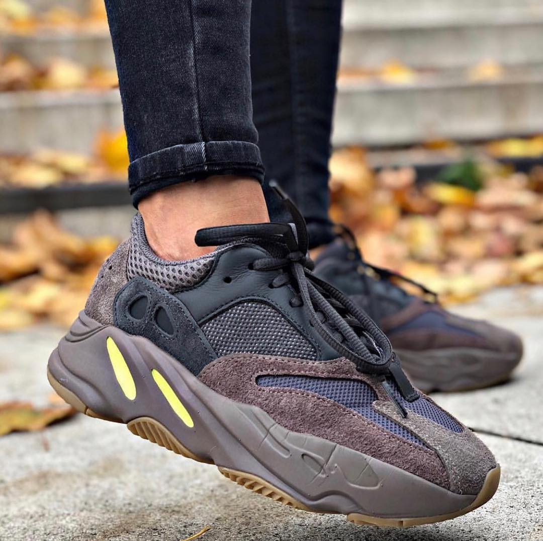 Adidas Yeezy Boost 700 V2 Men's and Women's Sneakers Sho