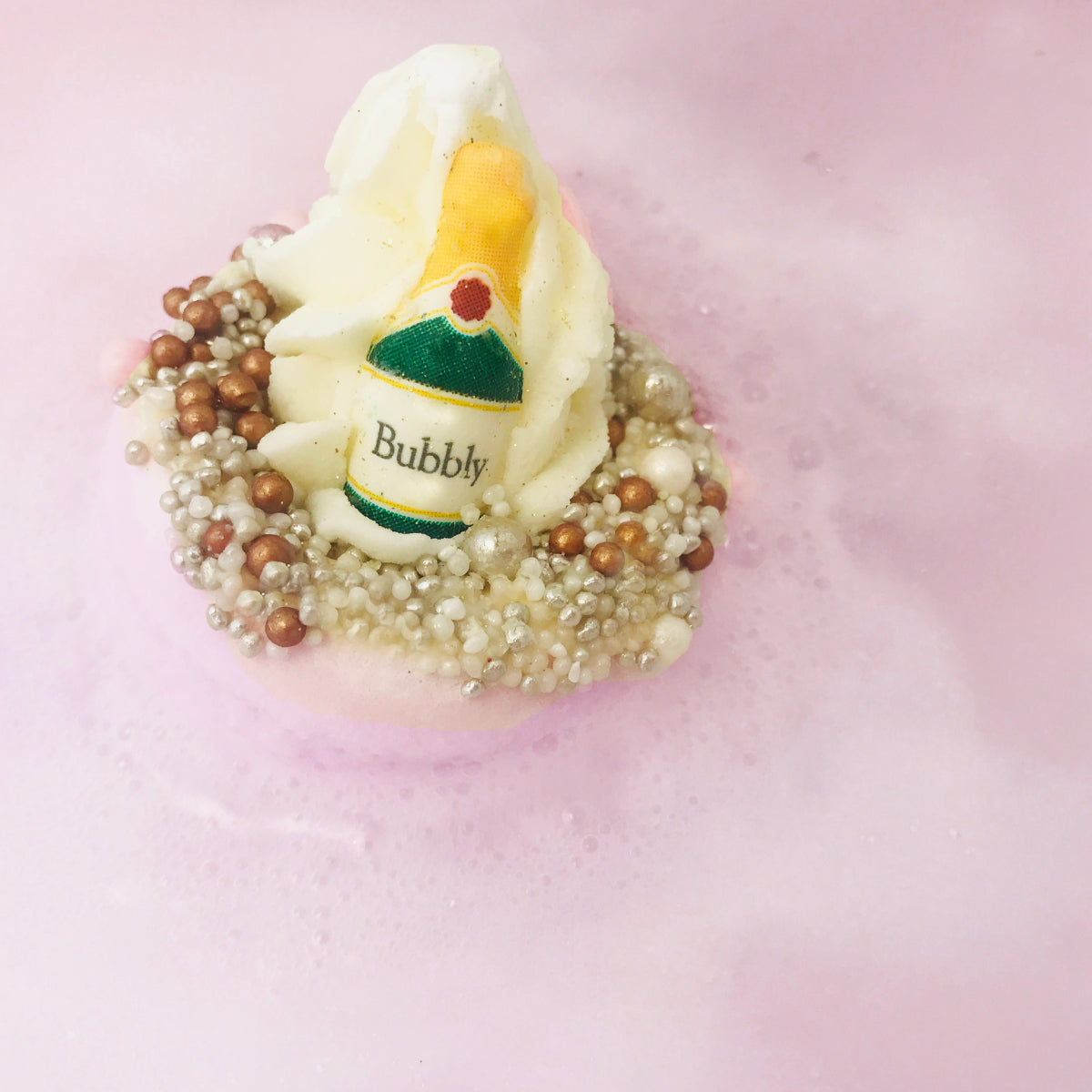 fizz the season bath bomb