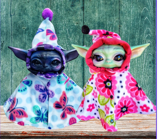 New Colors Reversible Cozy Cape for Baby Yoda doll – Mika's Lil