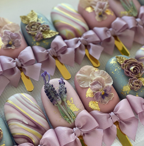 Cakesicles Decorated with Edible Flowers