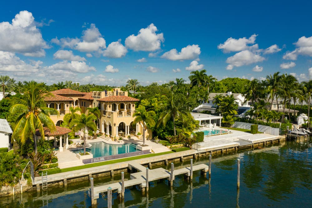 Luxury waterfront real estate in Miami Beach