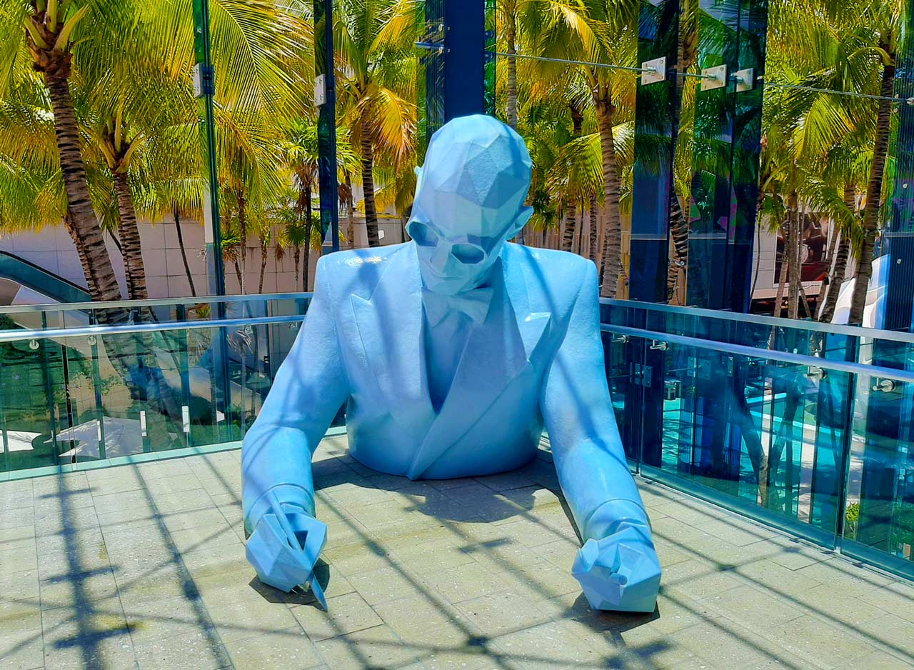Le Corbusier statue in Miami Design District