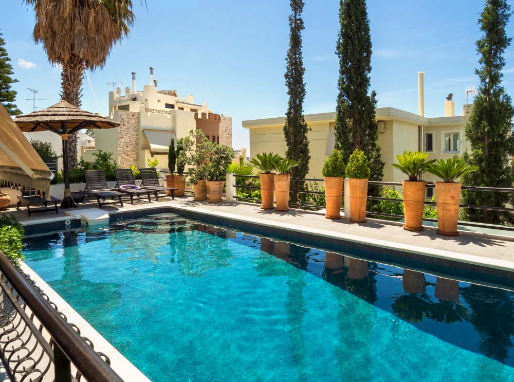 Moroccan-Inspired Swimming Pool