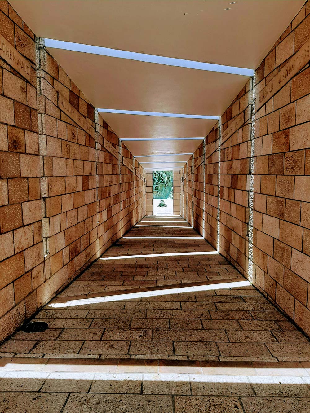 Tunnel leading to the sculpture of the hand of the Holocaust Memorial