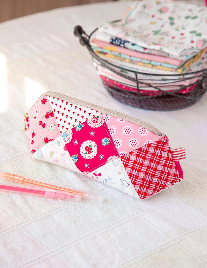 Sweet 17 Zip Pouch PDF Download Pattern – Sewing Illustration