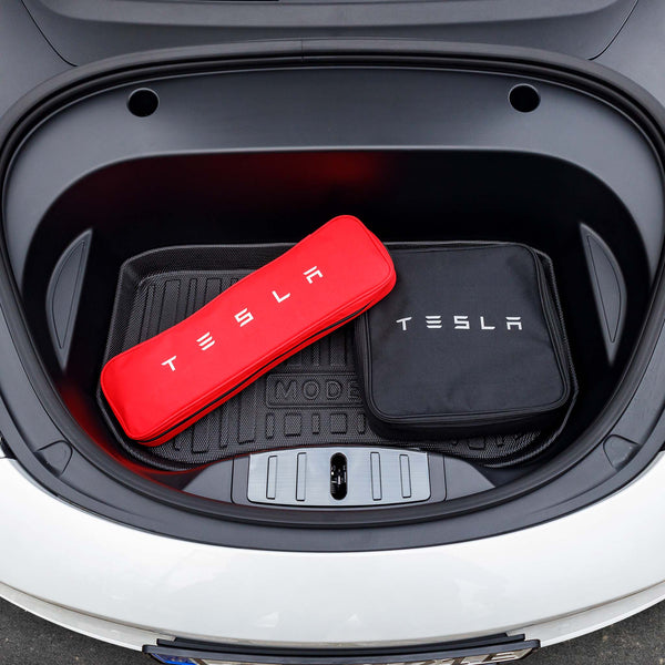 Tesla Model 3: Kofferraummatte (wiederverwertbarer Gummi) - Plugear