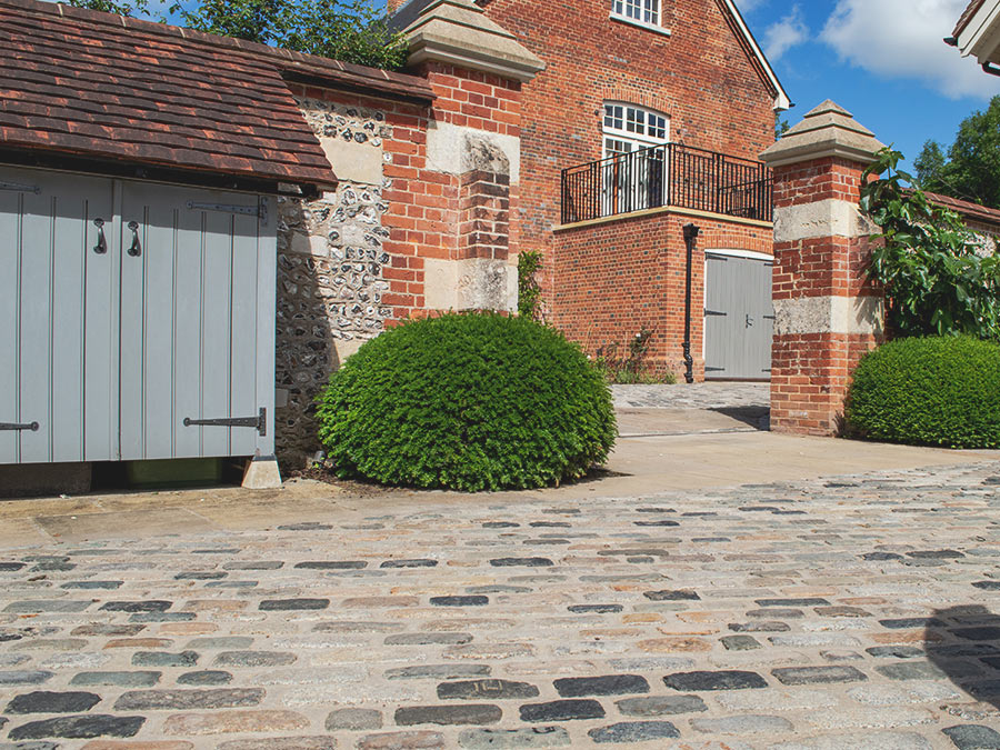 Reclaimed street setts driveway