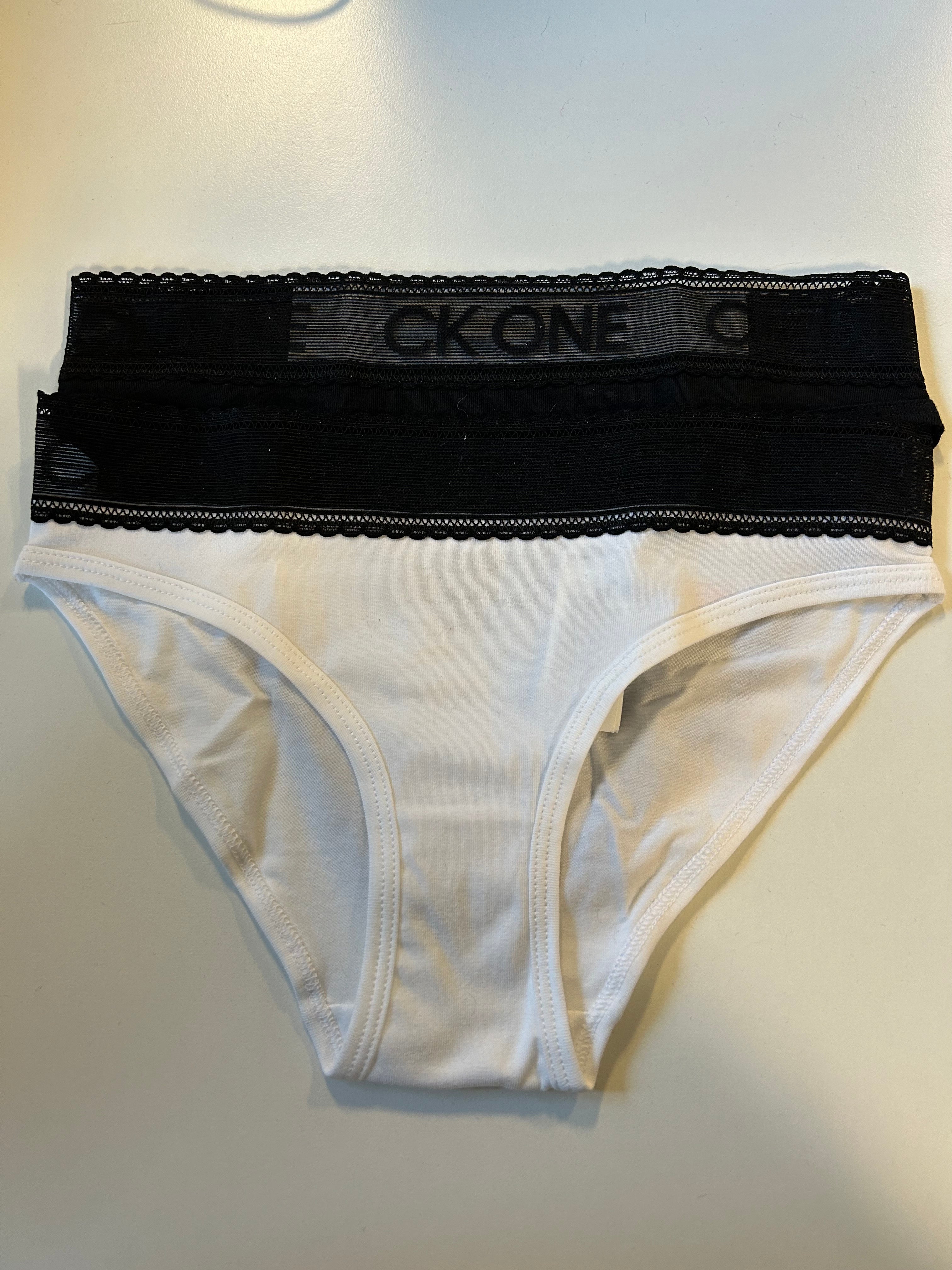 Se Calvin Klein 2-Pak Trusser Black/White - Legekammeraten.dk hos Legekammeraten.dk