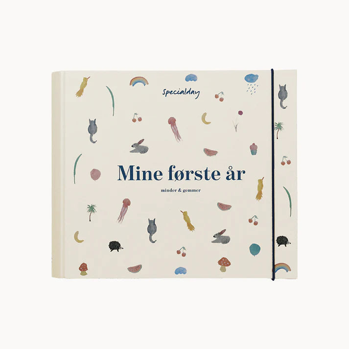 Billede af Barnets Bog Mine Første År - Album Creme (Ny model) - barnets bog - Legekammeraten.dk