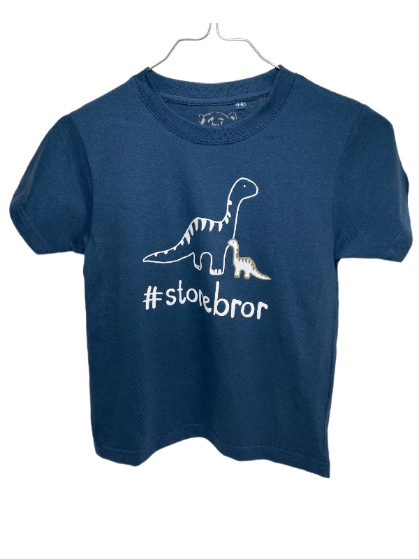 #Storebror T-shirt S/S Støvet Blå - Storebror T-Shirt - Legekammeraten.dk
