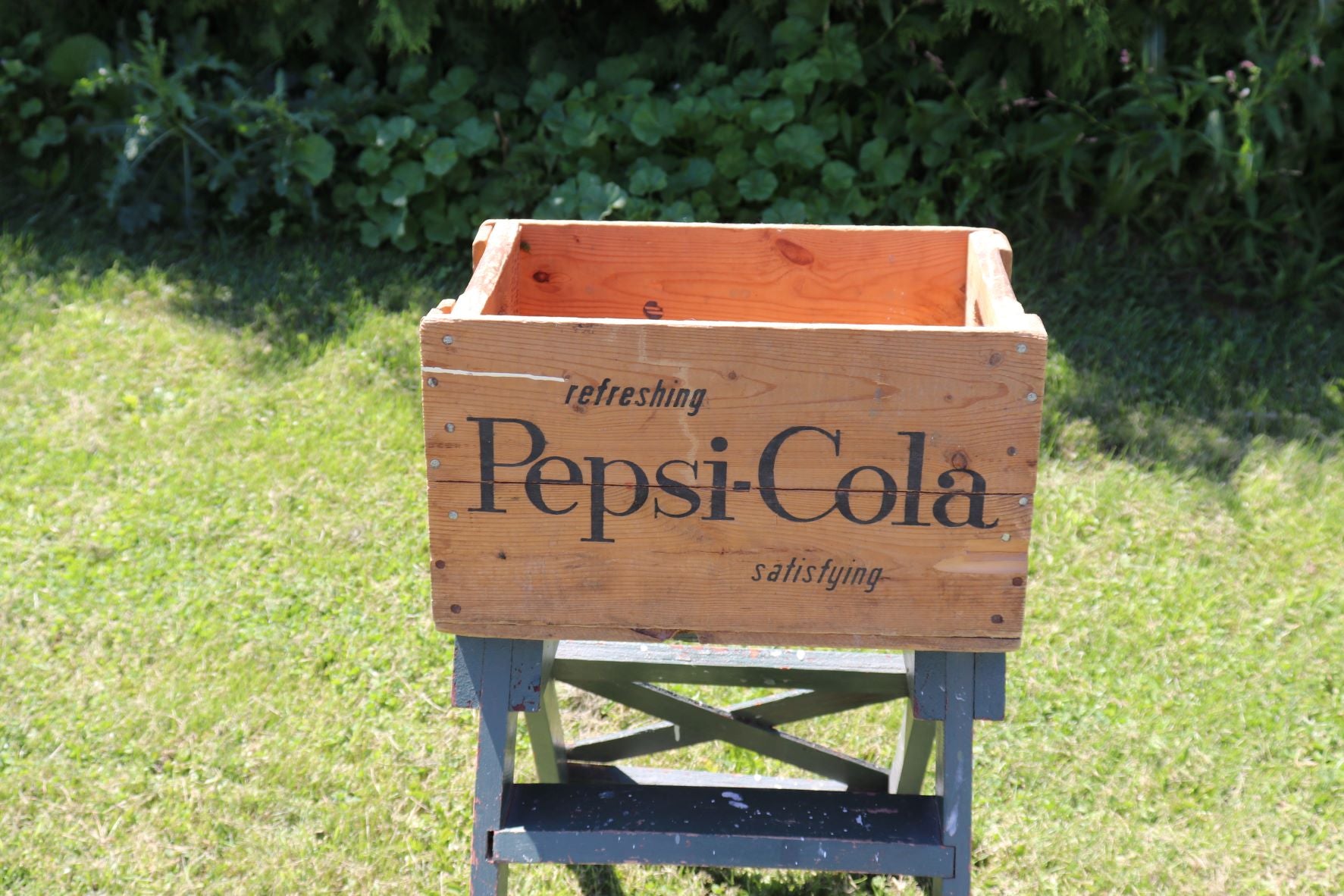 Vintage Wooden PepsiCola Crate Ma Mère et Moi Antiques