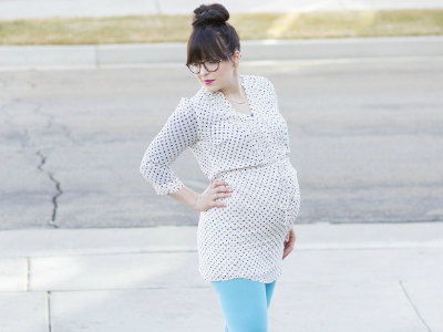 [Bump Style Approved: Pregnancy Q&A With Autumn Klair] - [Wearing Blue Maternity Leggings]