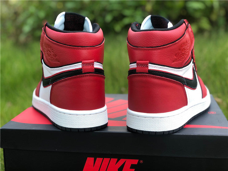 Air Jordan 1 Retro High OG Chicago 555088 129