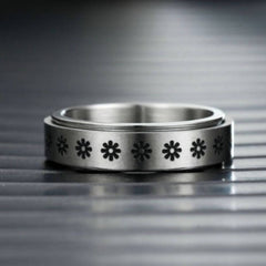 Band flower meditation ring