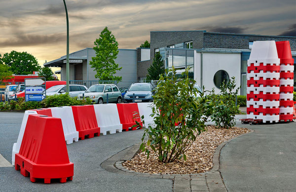 Fahrbahnteiler für die Verkerhssicherheit