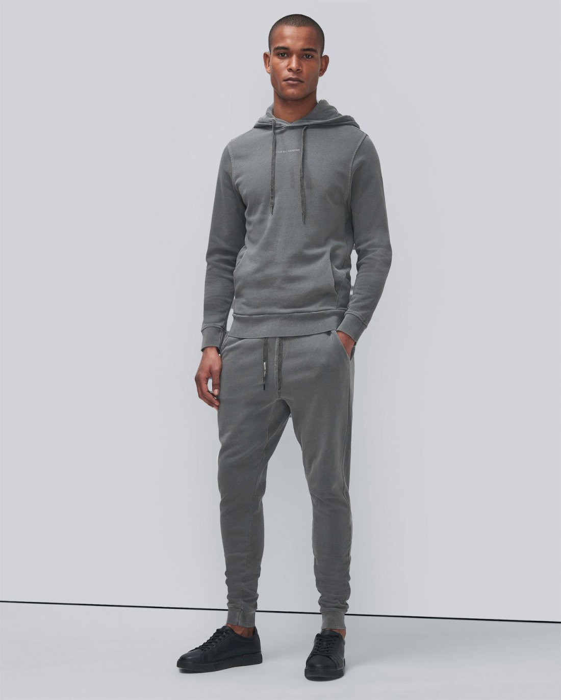 mineral dye jogger in coal