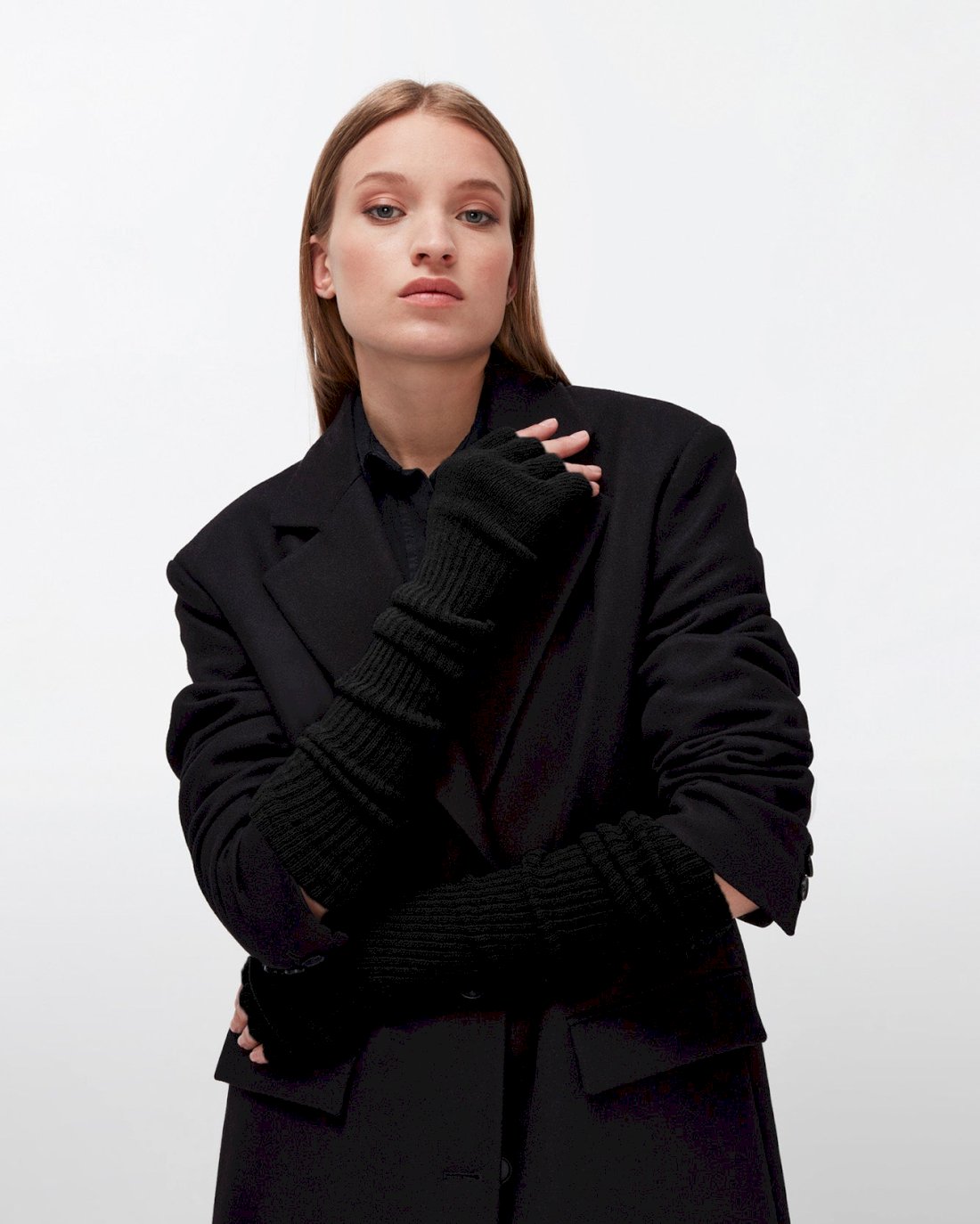 fingerless long wool gloves in black