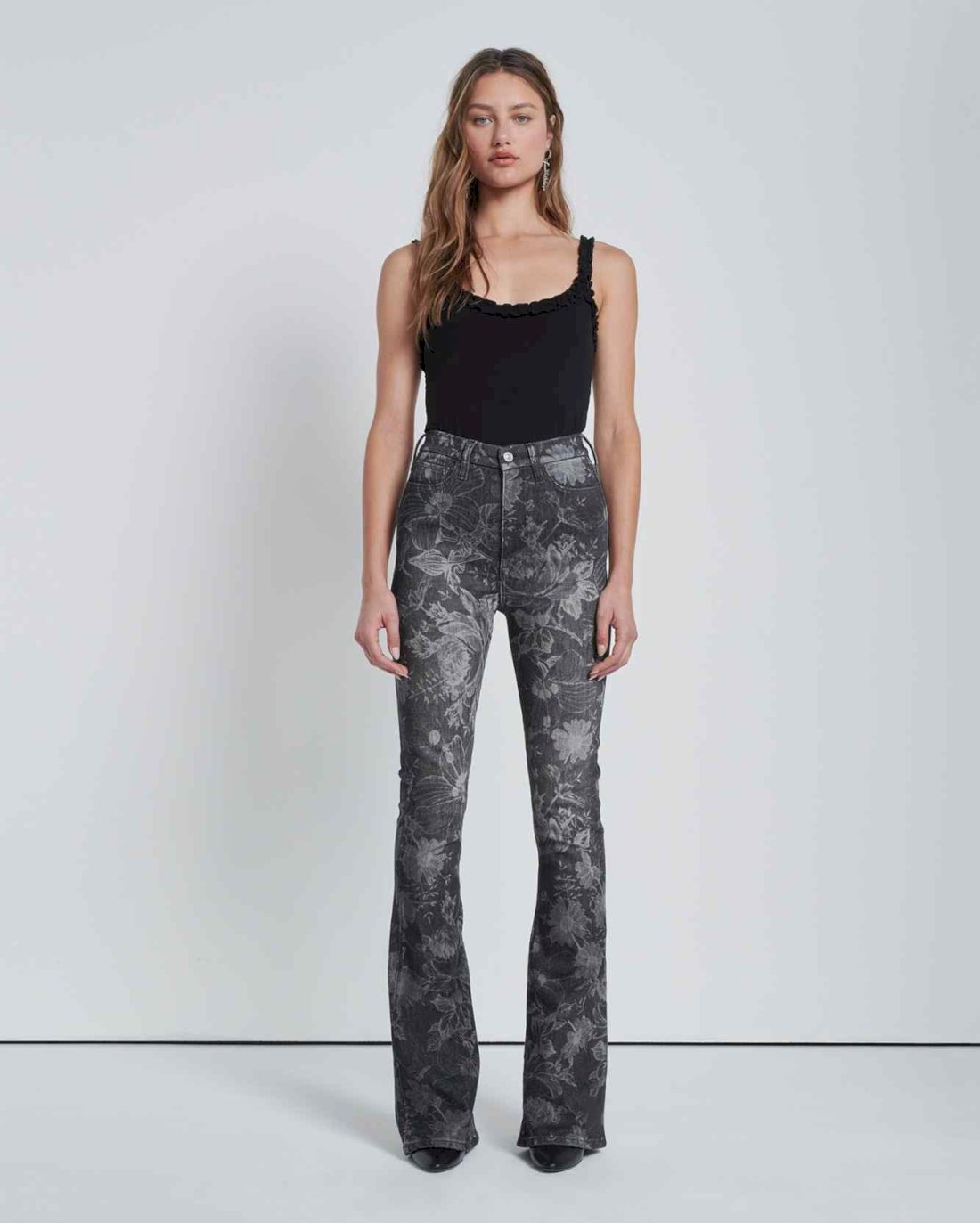 Ultra High-Rise Skinny Boot in Fairytale Floral Black | 7 For All Mankind