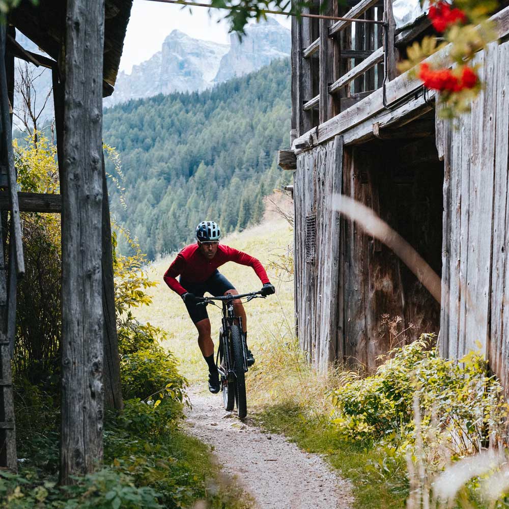 Cervélo ZHT-5 action image