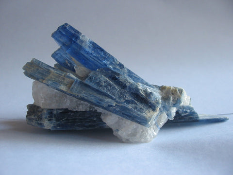 raw kyanite