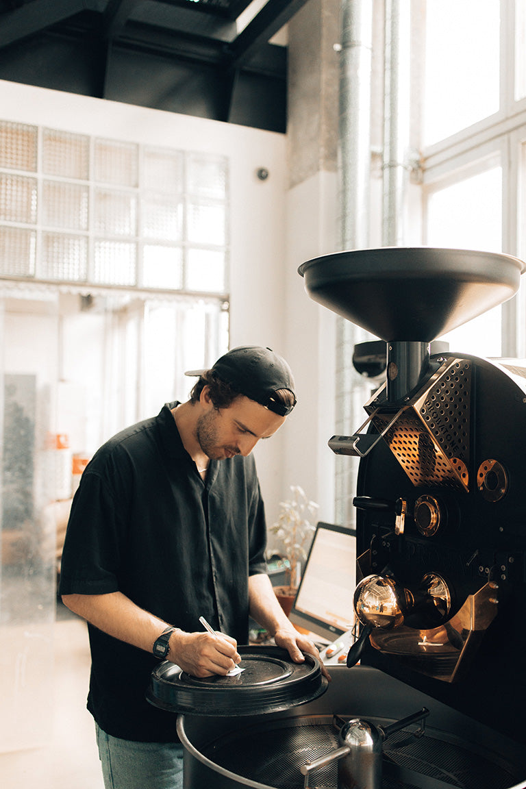 Roast28 | defining dark roast | roaster second crack