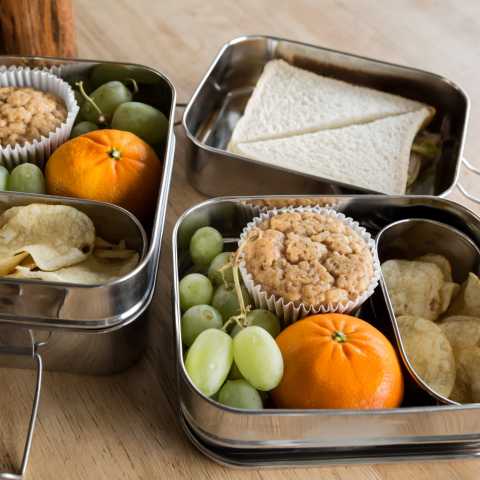  Stainless steel lunch box for the office may keep your food warm for a long time 