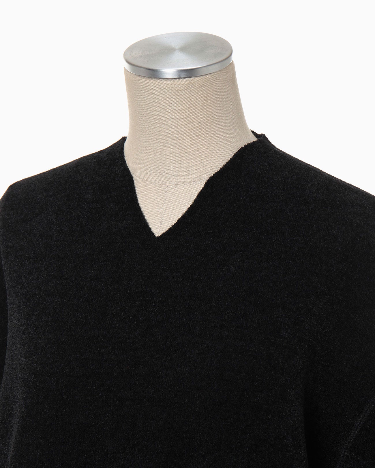 マメクロゴウチ V-Neck Double Face Knitted Top のアイテムを safetec