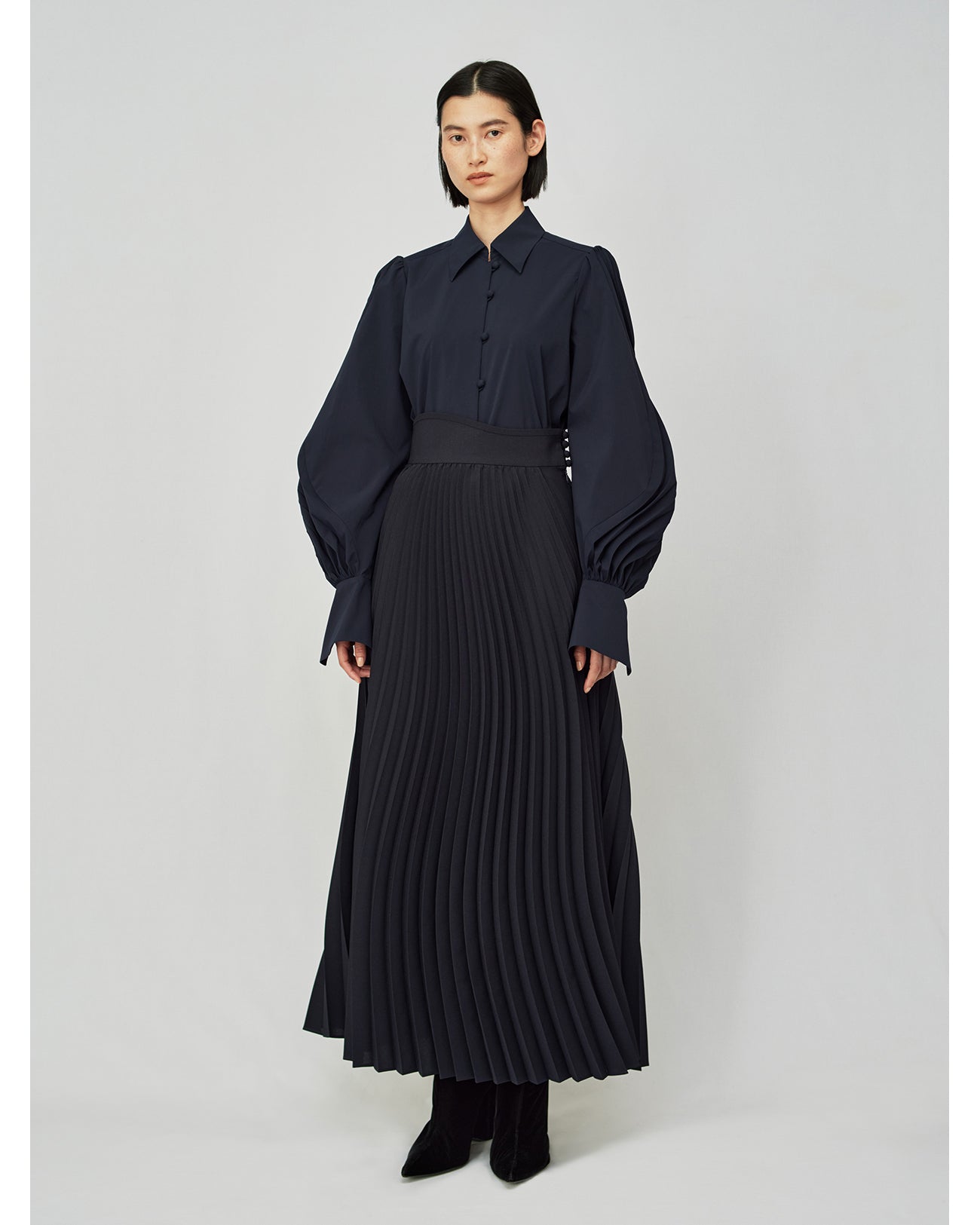 Curved Pleated Shirt | geracilawfirm.com