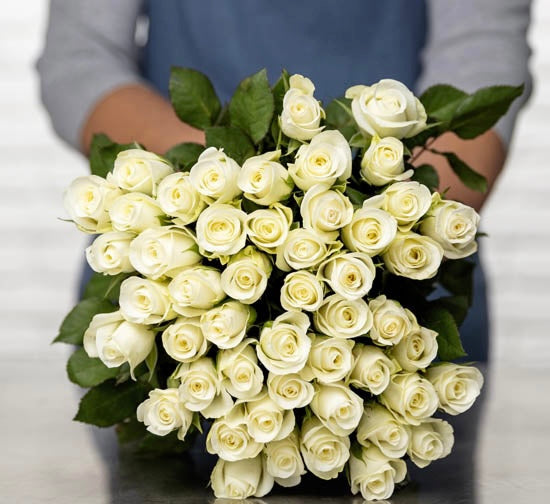 12 Roses Blanches – Bouquet de fleurs