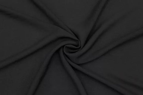 Crêpe noir pour robe grande taille