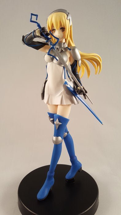 Is It Wrong To Try To Pick Up Girls in A Dungeon? FuRyu Aiz Wallenstein Figure