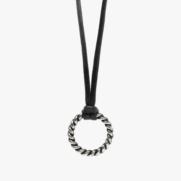 https://cdn.shopify.com/s/files/1/0557/2993/products/NSR5BLA1Necklace_600x.jpg?v=1664491103