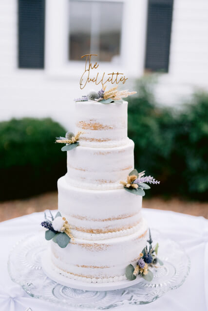 Wedding cake with dried flowers from Hidden Botanics.