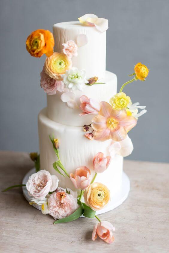 Wedding cake with dried flowers from Hidden Botanics.