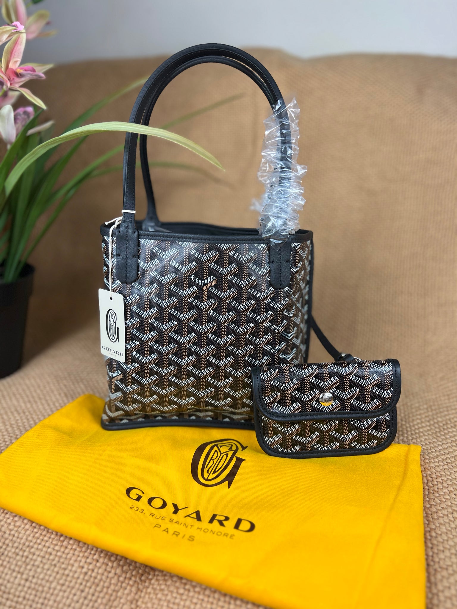 Shop GOYARD ANJOU Sac Anjou Mini (ANJOUSMINCG07TY07P) by Harrds