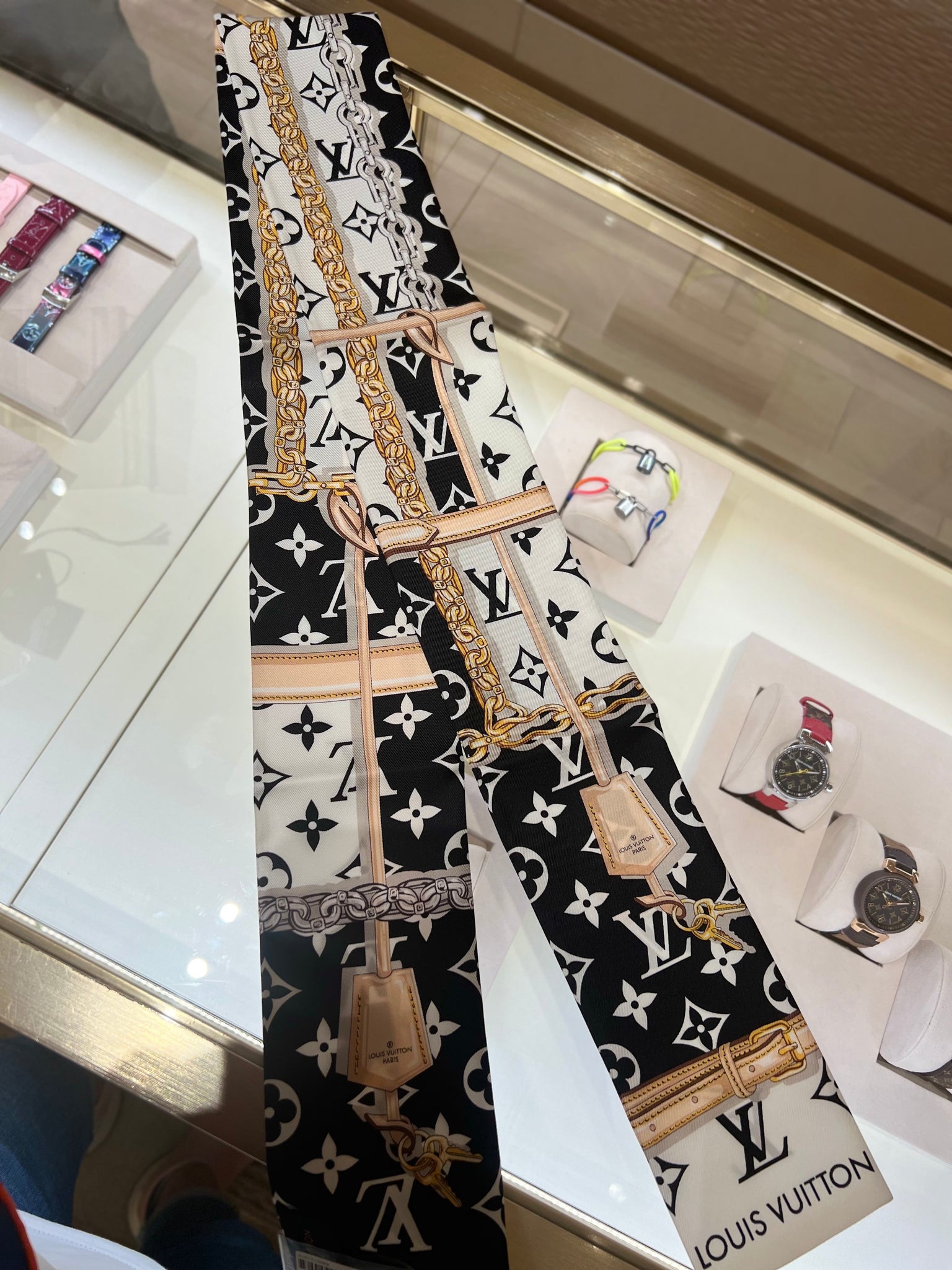 Louis Vuitton Confidential Silk Bandeau